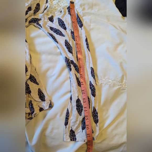 Pink Rose szXL lace & jersey cream feather long sleeve soft shirt EUC - Picture 8 of 8